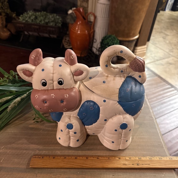 Rare Vintage Collectible Cow Cookie Jar. 10 x 10 x 8 Inches. Tiny Chip On Lid - Picture 9 of 10